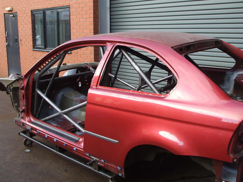 Carica immagine in Galleria Viewer, Roll Bar Multipunto Custom Cages da Saldare per BMW E46 Compact - FIA
