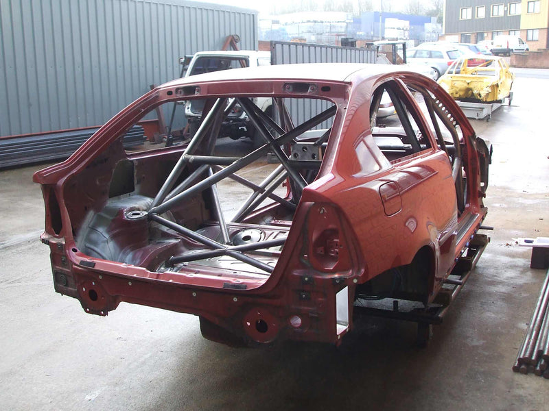 Carica immagine in Galleria Viewer, Roll Bar Multipunto Custom Cages da Saldare per BMW E46 Compact - FIA
