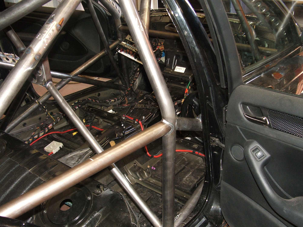 Roll Bar Multipunto Custom Cages da Saldare per BMW E46 Berlina - FIA