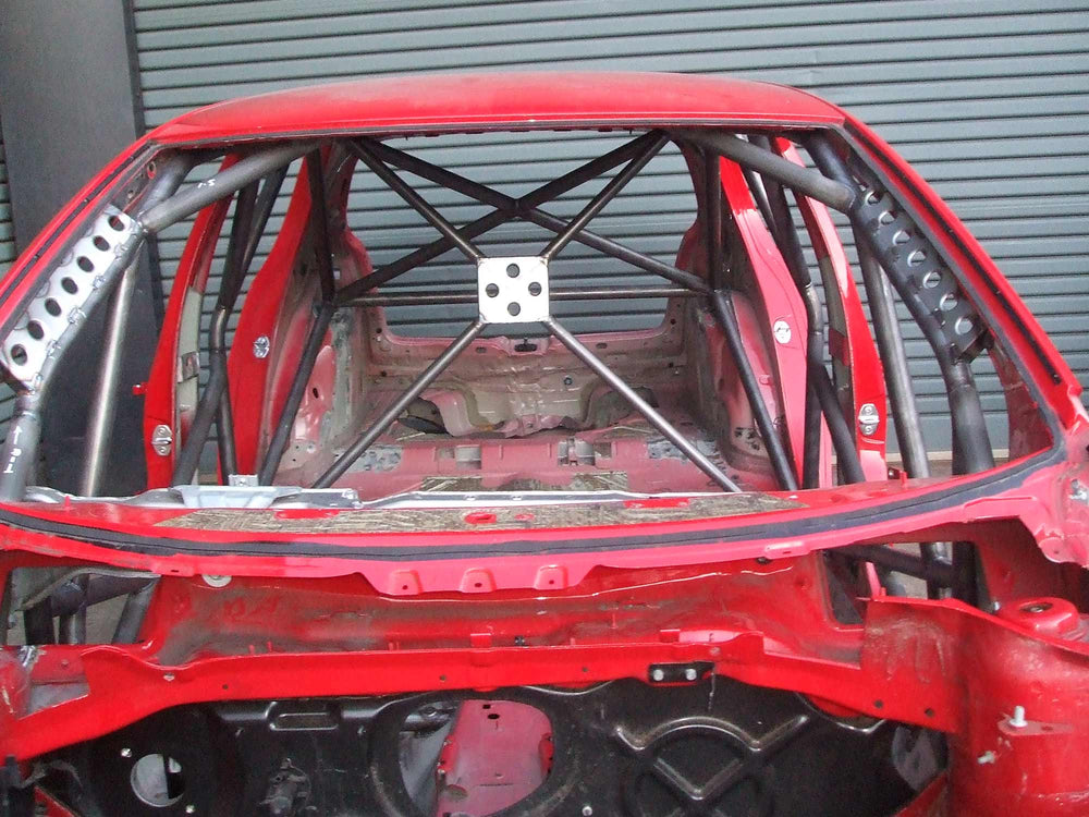 Roll Bar Multipunto Custom Cages da Saldare per Volkswagen Golf 5 - FIA