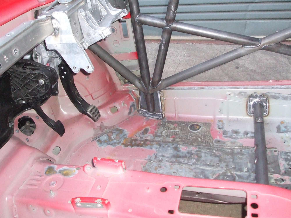 Roll Bar Multipunto Custom Cages da Saldare per Volkswagen Golf 5 - FIA