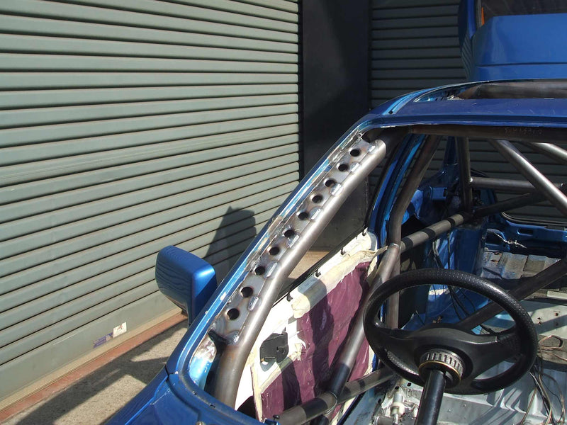 Carica immagine in Galleria Viewer, Roll Bar Multipunto Custom Cages da Saldare per Ford Fiesta MK4 - FIA
