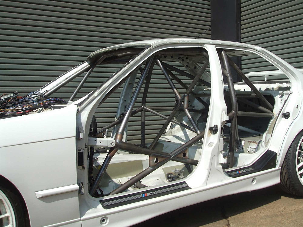 Roll Bar Multipunto Custom Cages V2 da Saldare per BMW E36 Berlina, incl. M3 - FIA
