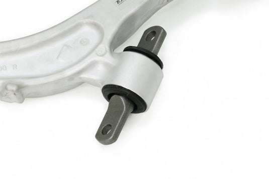 Bracci Oscillanti Inferiori Anteriori Hardrace per Honda Odyssey RC (2013+)