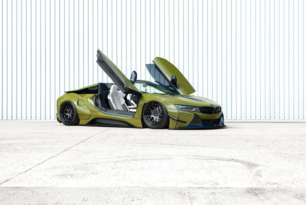 Kit Carrozzeria Liberty Walk LB Works Ver.2 per BMW i8