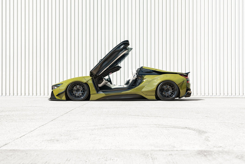 Carica immagine in Galleria Viewer, Kit Carrozzeria Liberty Walk LB Works Ver.2 per BMW i8
