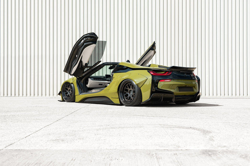 Kit Carrozzeria Liberty Walk LB Works Ver.2 per BMW i8
