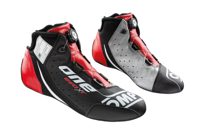 Carica immagine in Galleria Viewer, Scarpe OMP ONE EVO R - Nero / Argento / Rosso (FIA)
