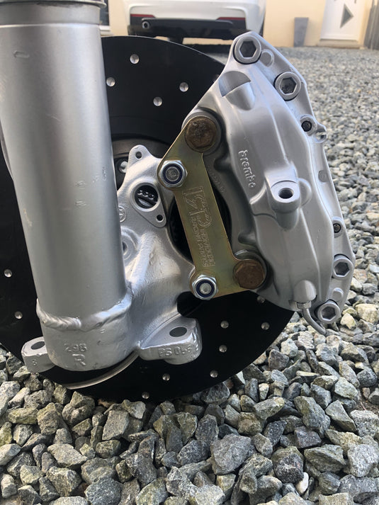 Kit Conversione IRP 5 Fori, Mozzi E46 330i e Pinze Brembo E38 per BMW E30