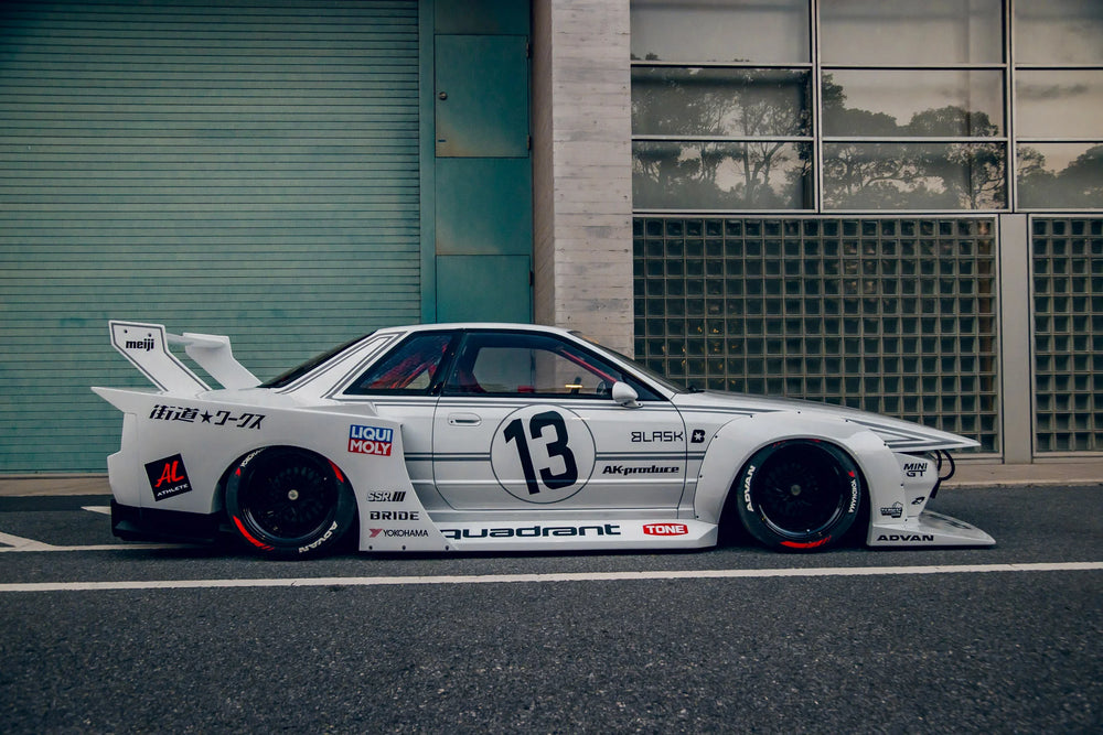 Kit Carrozzeria Liberty Walk Kaido Works per Nissan Skyline R32