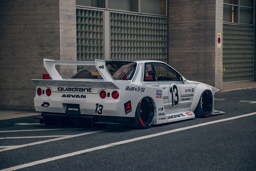 Kit Carrozzeria Liberty Walk Kaido Works per Nissan Skyline R32
