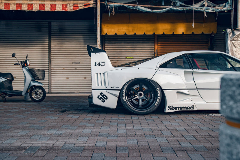 Carica immagine in Galleria Viewer, Kit Carrozzeria Liberty Walk LB Works per Ferrari F40

