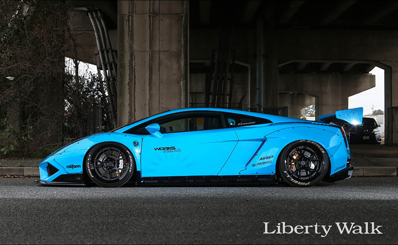 Carica immagine in Galleria Viewer, Kit Carrozzeria Liberty Walk LB Works Ver.2 per Lamborghini Gallardo
