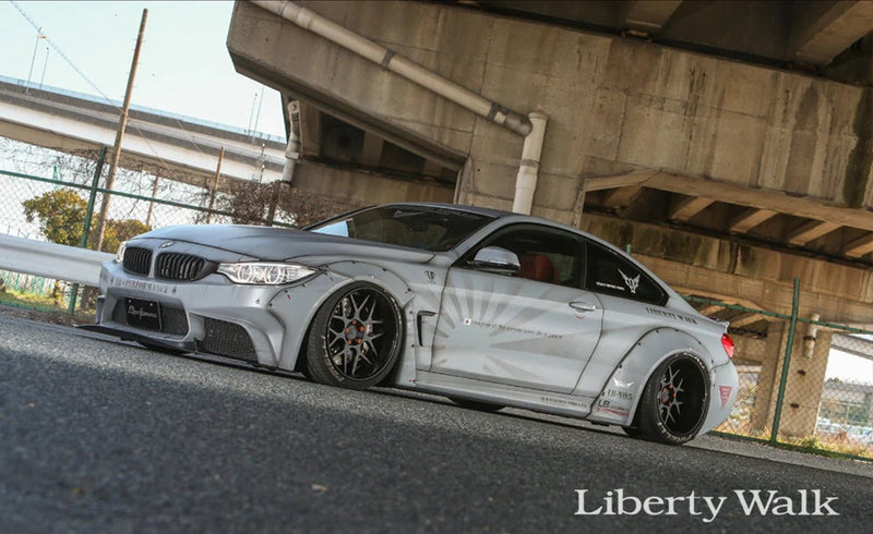 Carica immagine in Galleria Viewer, Kit Carrozzeria Liberty Walk LB Works per BMW Serie 4 F32
