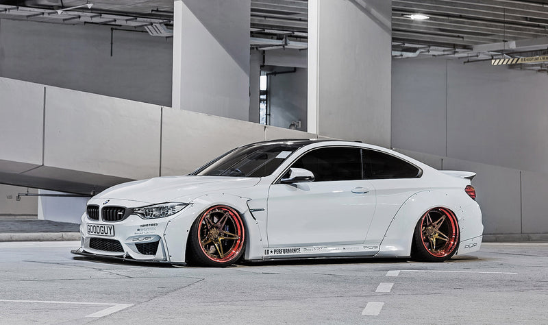 Carica immagine in Galleria Viewer, Kit Carrozzeria Liberty Walk LB Works per BMW M4 F82
