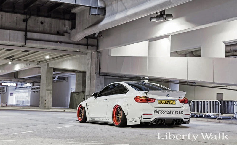 Carica immagine in Galleria Viewer, Kit Carrozzeria Liberty Walk LB Works per BMW M4 F82

