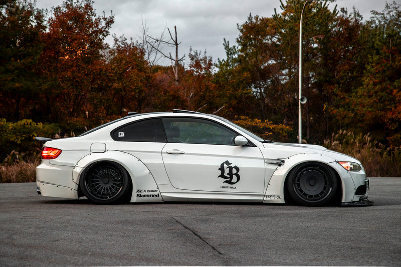 Carica immagine in Galleria Viewer, Kit Carrozzeria Liberty Walk LB Works Ver.2 per BMW M3 E92
