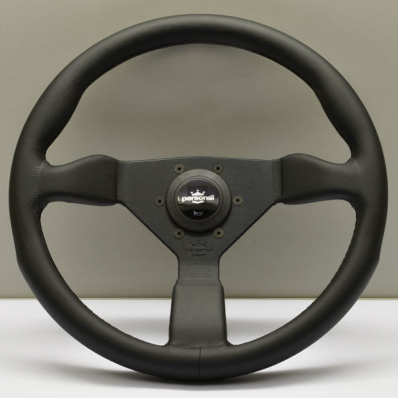 Carica immagine in Galleria Viewer, Volante Personal Grinta (330 mm) Pelle Nera, Razze Nere, Cuciture Nere
