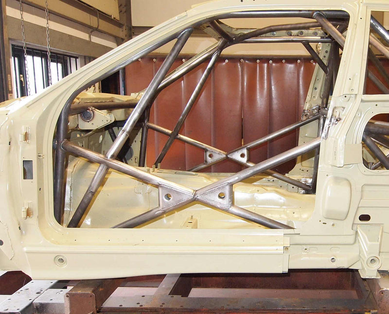 Carica immagine in Galleria Viewer, Roll Bar Multipunto Custom Cages da Saldare per BMW E36 Compact - FIA
