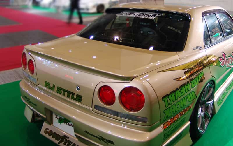 Alettone Origin Labo per Nissan Skyline R34 (4 Porte)