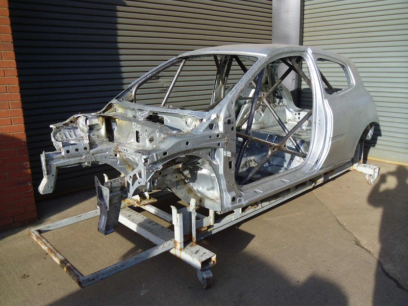 Carica immagine in Galleria Viewer, Roll Bar Multipunto Custom Cages da Saldare per Renault Clio 3 - FIA
