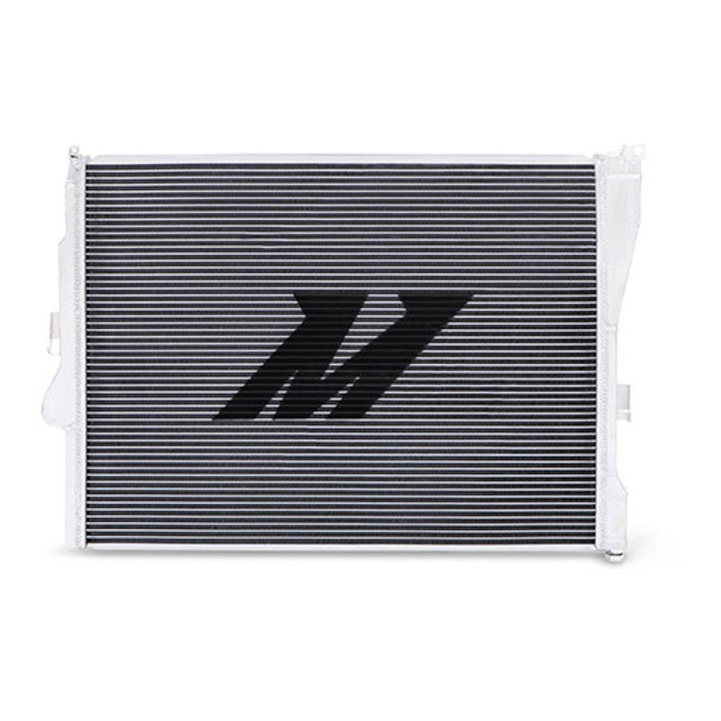 Carica immagine in Galleria Viewer, Radiatore Acqua in Alluminio Mishimoto per BMW E46 (non-M)
